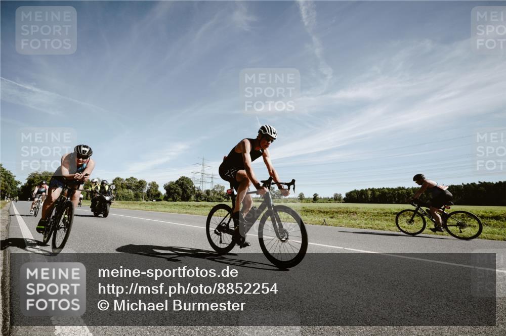 07.09.2025 - 19. Norderstedt Triathlon Michael Burmester http://msf.ph/oto/8852254 07.09.2025 11:32:45 Radfahren 774, 834, 1167, 1181 meine-sportfotos.de