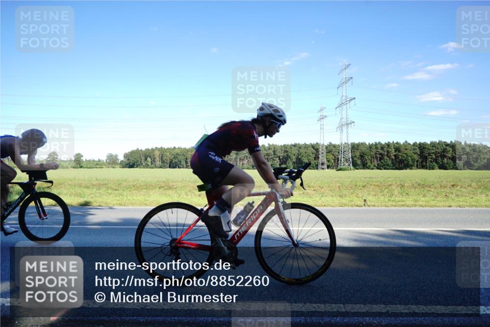 07.09.2025 - 19. Norderstedt Triathlon Michael Burmester http://msf.ph/oto/8852260 07.09.2025 15:50:50 Radfahren 416, 437, 539, 1600 meine-sportfotos.de