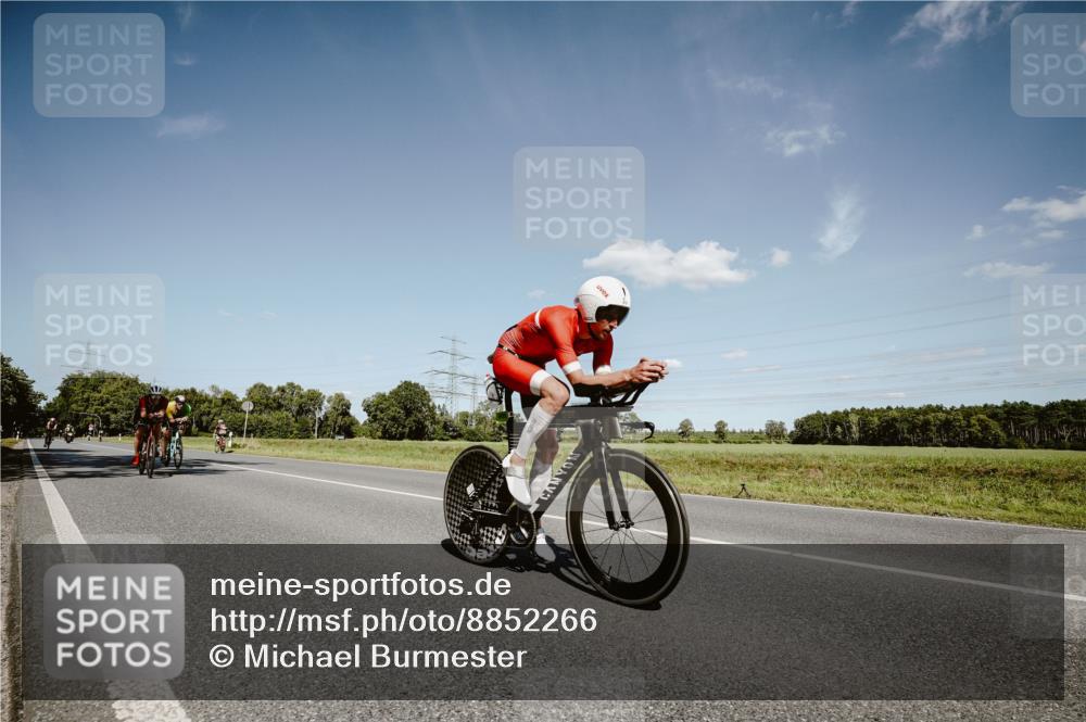 07.09.2025 - 19. Norderstedt Triathlon Michael Burmester http://msf.ph/oto/8852266 07.09.2025 14:33:35 Radfahren 440, 446, 975, 1028, 1498 meine-sportfotos.de