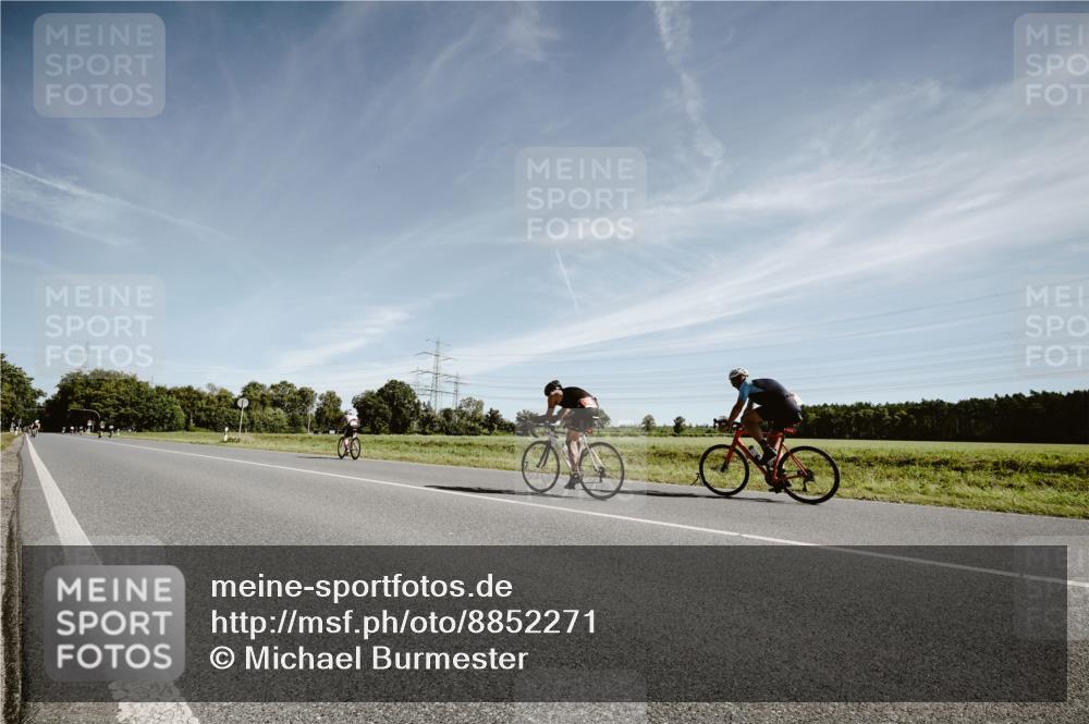 07.09.2025 - 19. Norderstedt Triathlon Michael Burmester http://msf.ph/oto/8852271 07.09.2025 11:32:55 Radfahren 770 meine-sportfotos.de