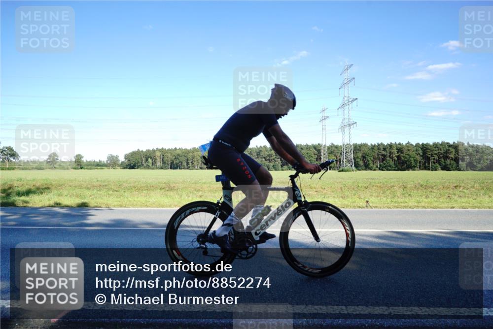 07.09.2025 - 19. Norderstedt Triathlon Michael Burmester http://msf.ph/oto/8852274 07.09.2025 15:51:00 Radfahren 527, 1043, 1442 meine-sportfotos.de