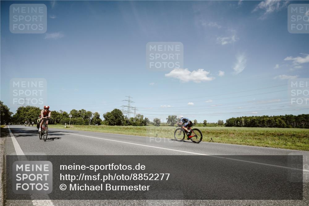 07.09.2025 - 19. Norderstedt Triathlon Michael Burmester http://msf.ph/oto/8852277 07.09.2025 14:33:38 Radfahren 440, 975, 1028, 1498 meine-sportfotos.de