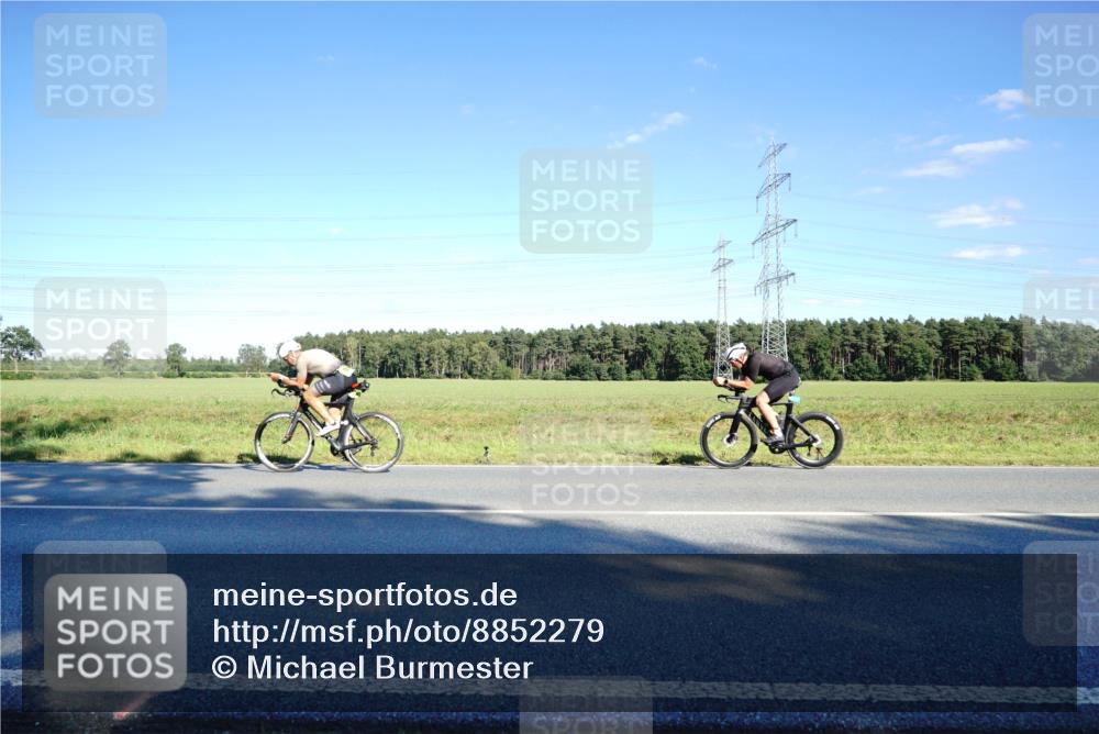 07.09.2025 - 19. Norderstedt Triathlon Michael Burmester http://msf.ph/oto/8852279 07.09.2025 15:51:04 Radfahren 527, 528, 1043, 1442 meine-sportfotos.de