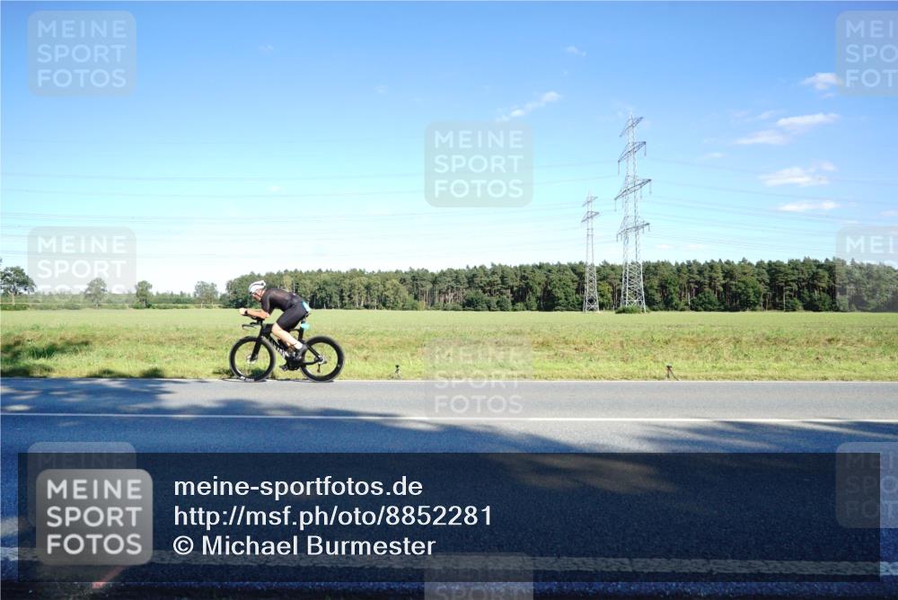 07.09.2025 - 19. Norderstedt Triathlon Michael Burmester http://msf.ph/oto/8852281 07.09.2025 15:51:04 Radfahren 527, 528, 1043, 1442 meine-sportfotos.de