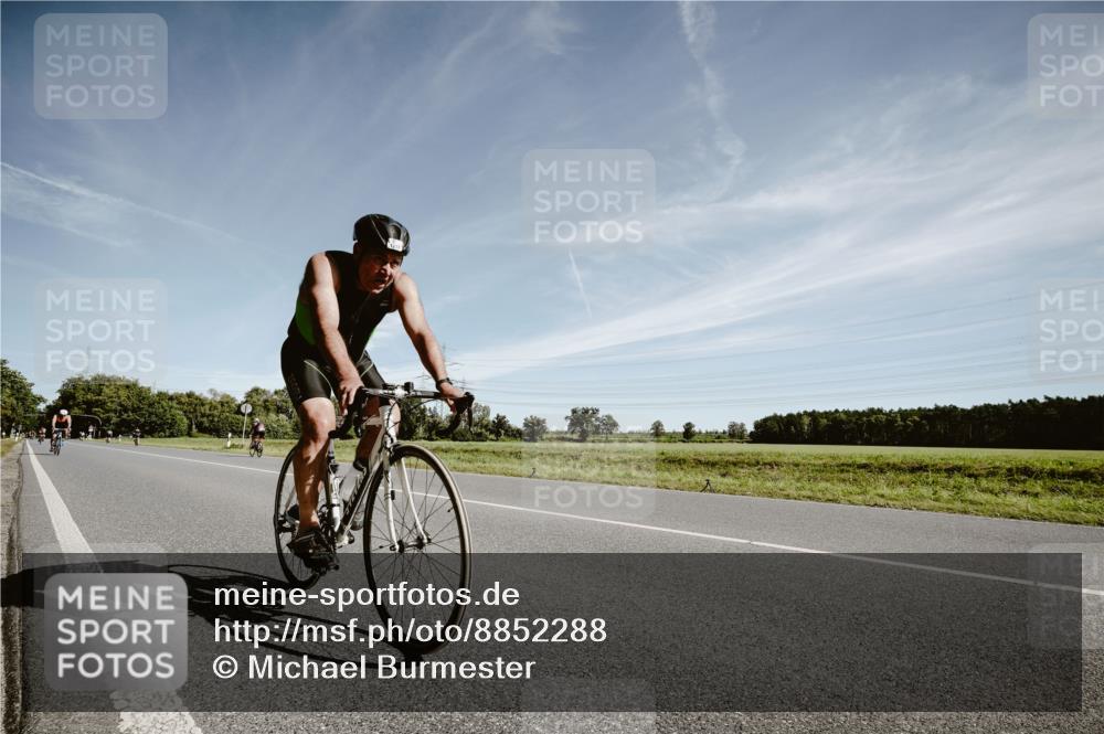 07.09.2025 - 19. Norderstedt Triathlon Michael Burmester http://msf.ph/oto/8852288 07.09.2025 11:33:09 Radfahren 1217, 1365 meine-sportfotos.de