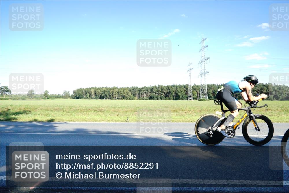 07.09.2025 - 19. Norderstedt Triathlon Michael Burmester http://msf.ph/oto/8852291 07.09.2025 15:51:08 Radfahren 409, 528, 1050, 1624 meine-sportfotos.de