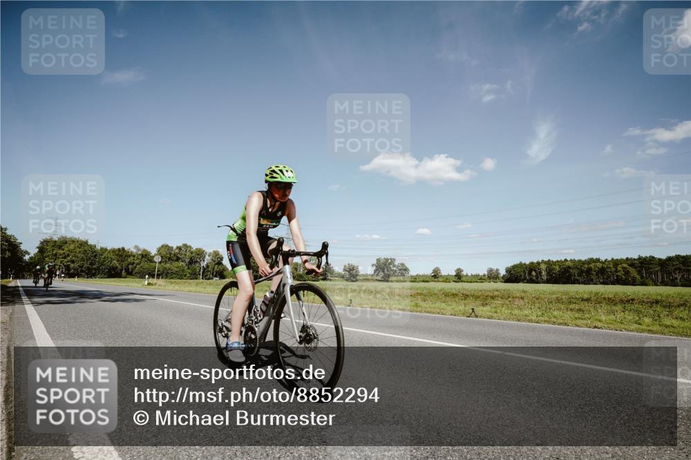 07.09.2025 - 19. Norderstedt Triathlon Michael Burmester http://msf.ph/oto/8852294 07.09.2025 14:33:52 Radfahren 369, 455, 1505 meine-sportfotos.de