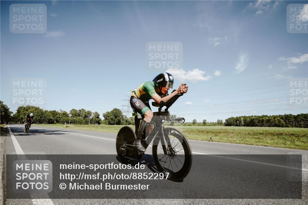 07.09.2025 - 19. Norderstedt Triathlon Michael Burmester http://msf.ph/oto/8852297 07.09.2025 14:33:54 Radfahren 369, 455, 1505 meine-sportfotos.de