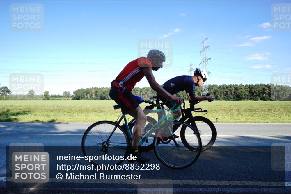 07.09.2025 - 19. Norderstedt Triathlon Michael Burmester http://msf.ph/oto/8852298 07.09.2025 15:51:14 Radfahren 1513, 1604 meine-sportfotos.de