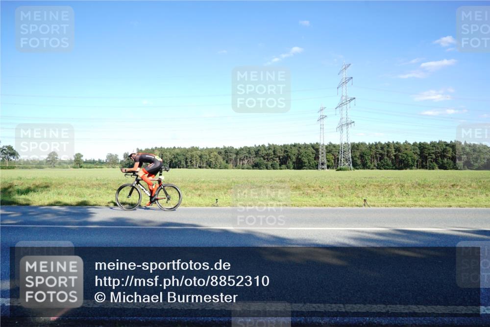 07.09.2025 - 19. Norderstedt Triathlon Michael Burmester http://msf.ph/oto/8852310 07.09.2025 15:51:22 Radfahren 523, 940, 1606 meine-sportfotos.de
