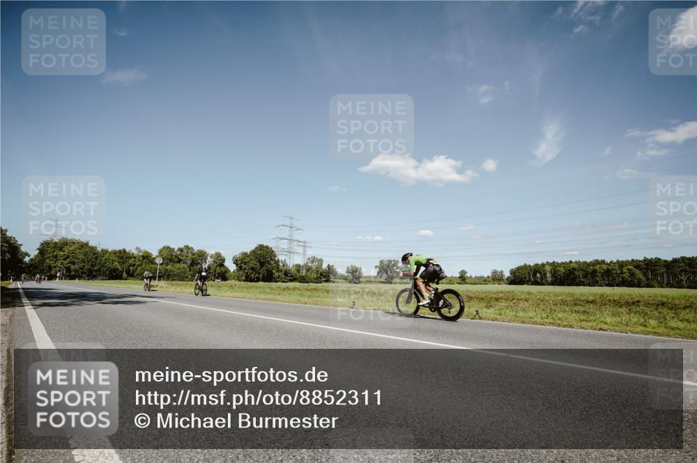 07.09.2025 - 19. Norderstedt Triathlon Michael Burmester http://msf.ph/oto/8852311 07.09.2025 14:33:59 Radfahren  meine-sportfotos.de