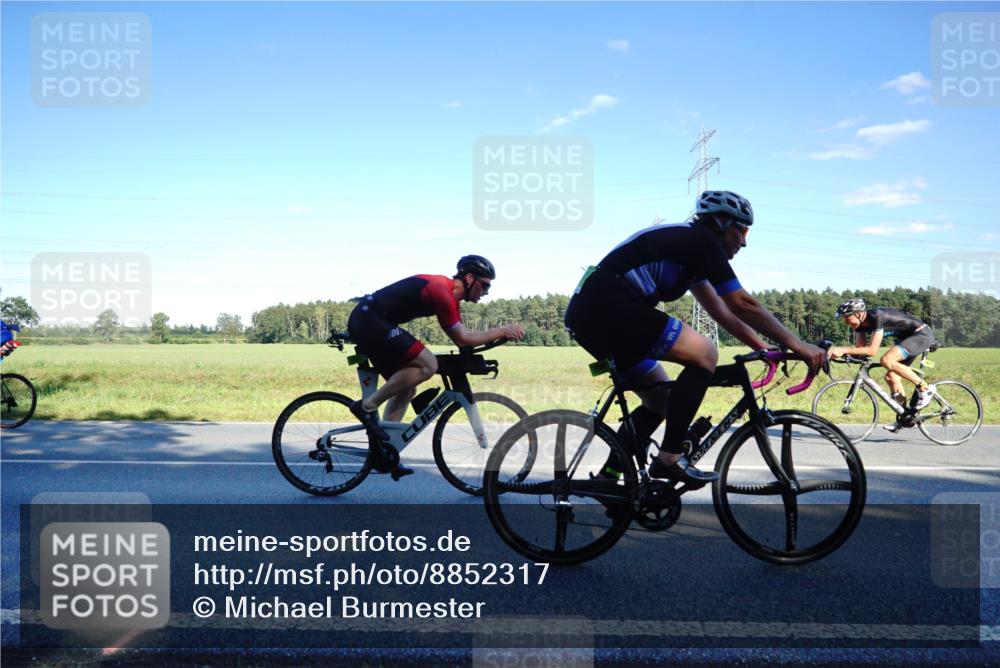 07.09.2025 - 19. Norderstedt Triathlon Michael Burmester http://msf.ph/oto/8852317 07.09.2025 15:51:25 Radfahren 523, 540, 1067, 1509, 1571 meine-sportfotos.de