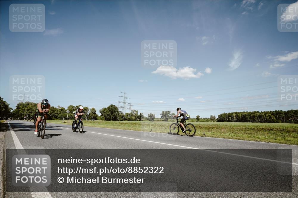 07.09.2025 - 19. Norderstedt Triathlon Michael Burmester http://msf.ph/oto/8852322 07.09.2025 14:34:05 Radfahren 962, 985, 997, 1039 meine-sportfotos.de