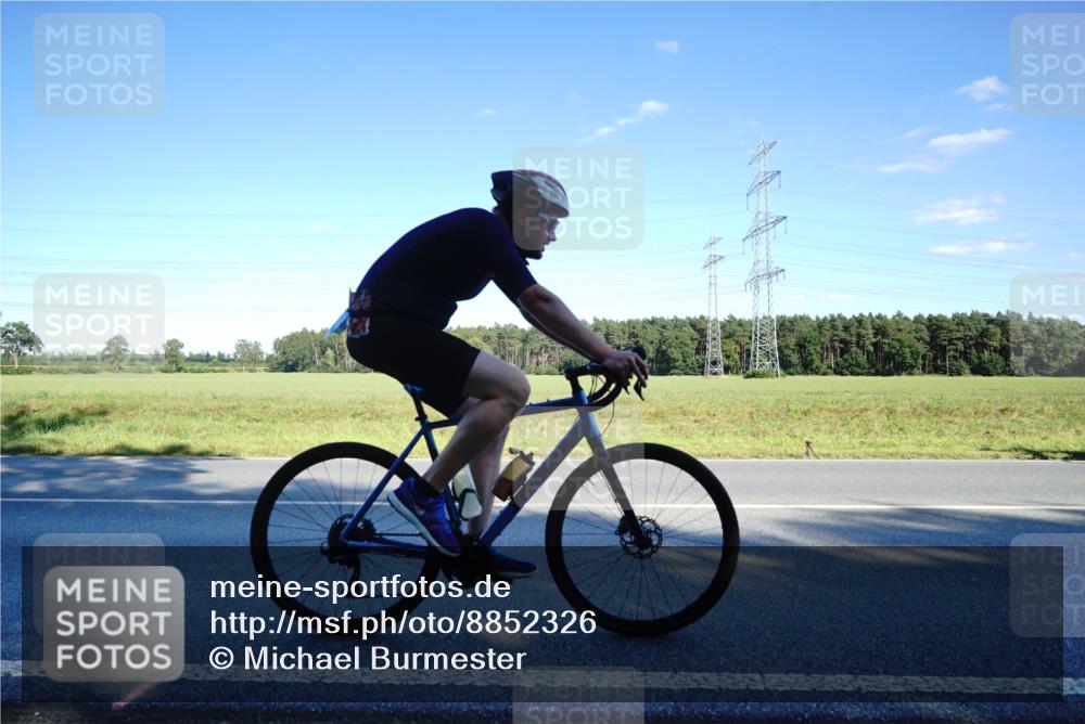 07.09.2025 - 19. Norderstedt Triathlon Michael Burmester http://msf.ph/oto/8852326 07.09.2025 15:51:29 Radfahren 540, 1067, 1418, 1454, 1509, 1571 meine-sportfotos.de