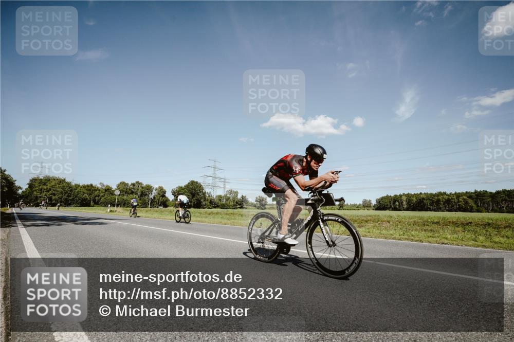 07.09.2025 - 19. Norderstedt Triathlon Michael Burmester http://msf.ph/oto/8852332 07.09.2025 14:34:07 Radfahren 962, 985, 997, 1039 meine-sportfotos.de