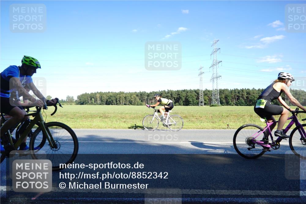 07.09.2025 - 19. Norderstedt Triathlon Michael Burmester http://msf.ph/oto/8852342 07.09.2025 15:51:40 Radfahren 390, 538, 550, 926, 1058, 1060, 1088, 1090, 1446, 1530, 1565 meine-sportfotos.de