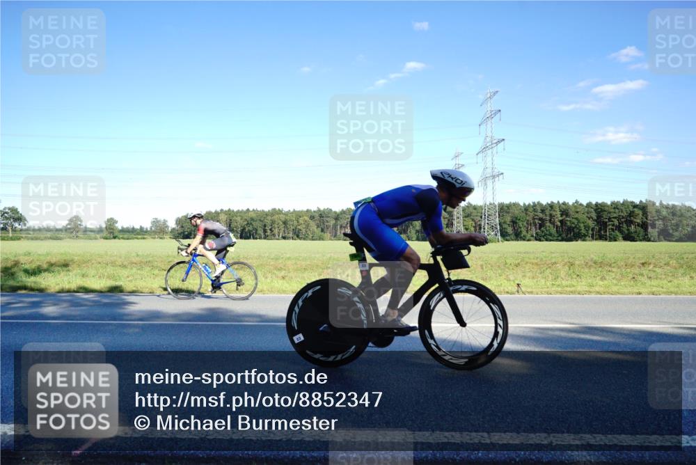 07.09.2025 - 19. Norderstedt Triathlon Michael Burmester http://msf.ph/oto/8852347 07.09.2025 15:51:41 Radfahren 390, 538, 550, 1058, 1060, 1088, 1090, 1446, 1530, 1565, 1595 meine-sportfotos.de