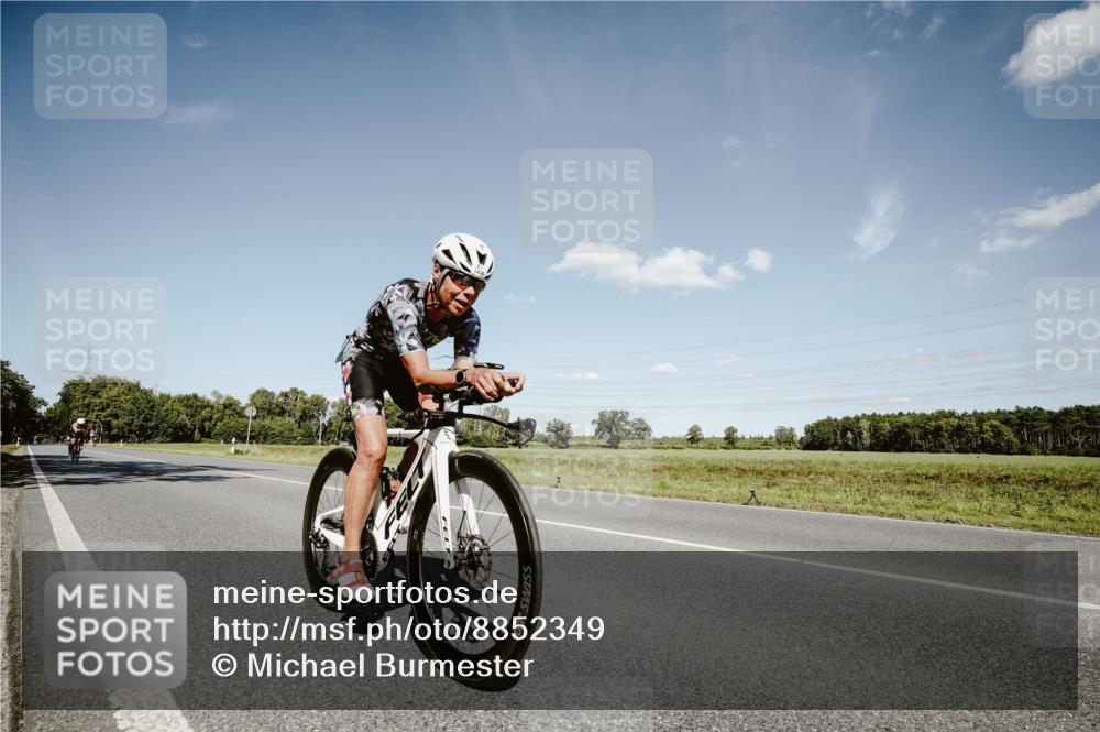 07.09.2025 - 19. Norderstedt Triathlon Michael Burmester http://msf.ph/oto/8852349 07.09.2025 14:34:19 Radfahren 366, 1018, 1439, 1504 meine-sportfotos.de