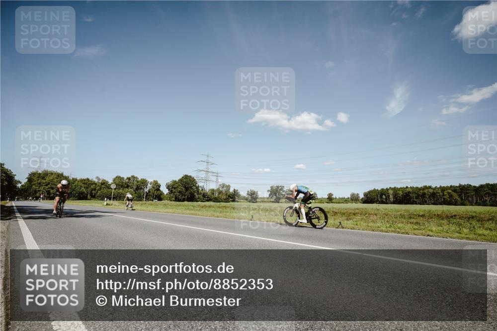 07.09.2025 - 19. Norderstedt Triathlon Michael Burmester http://msf.ph/oto/8852353 07.09.2025 14:34:21 Radfahren 366, 1439, 1504 meine-sportfotos.de