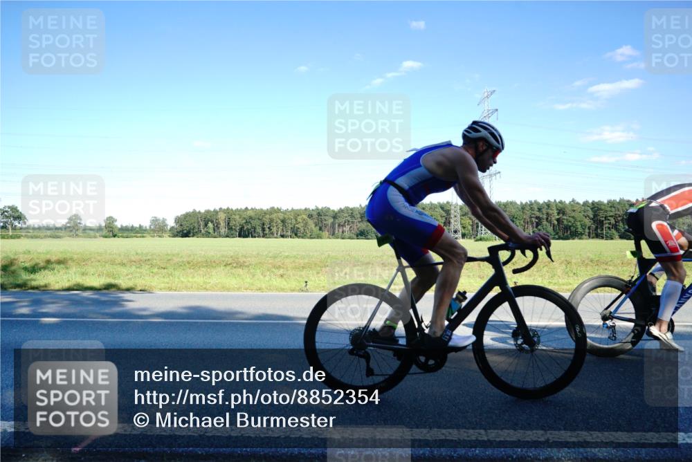 07.09.2025 - 19. Norderstedt Triathlon Michael Burmester http://msf.ph/oto/8852354 07.09.2025 15:51:43 Radfahren 390, 538, 550, 1058, 1060, 1088, 1090, 1446, 1530, 1565, 1595 meine-sportfotos.de