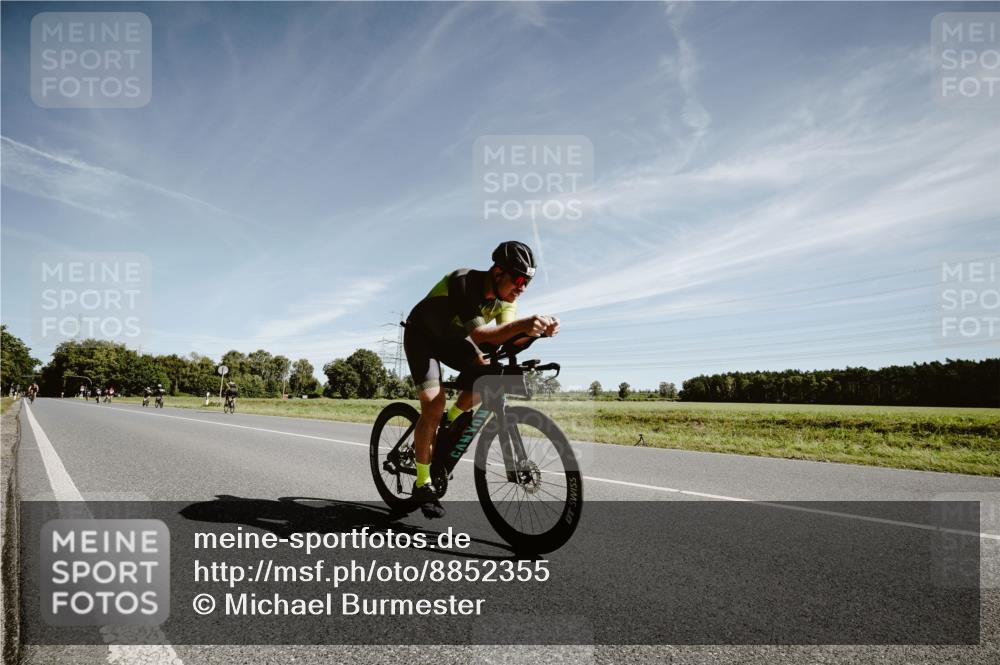 07.09.2025 - 19. Norderstedt Triathlon Michael Burmester http://msf.ph/oto/8852355 07.09.2025 11:33:54 Radfahren 1377 meine-sportfotos.de