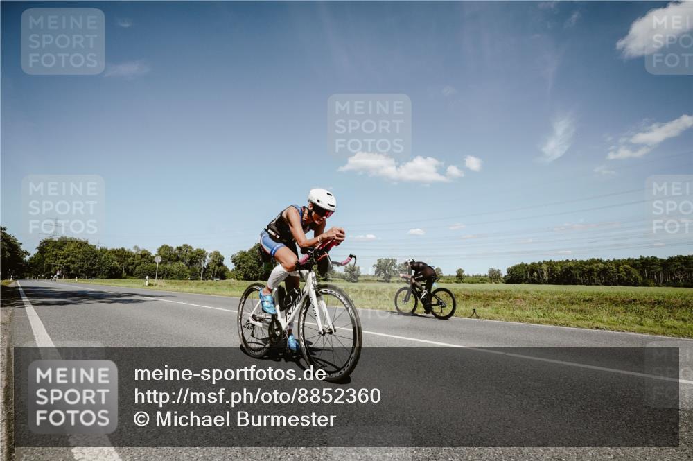 07.09.2025 - 19. Norderstedt Triathlon Michael Burmester http://msf.ph/oto/8852360 07.09.2025 14:34:31 Radfahren 477 meine-sportfotos.de