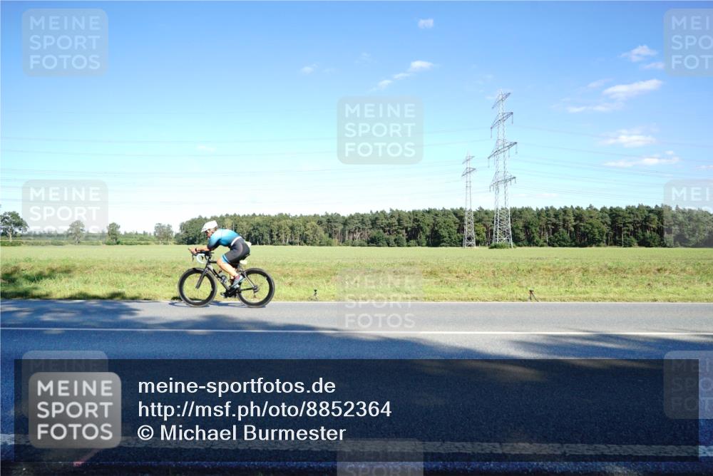 07.09.2025 - 19. Norderstedt Triathlon Michael Burmester http://msf.ph/oto/8852364 07.09.2025 15:51:50 Radfahren 1077, 1413, 1432 meine-sportfotos.de