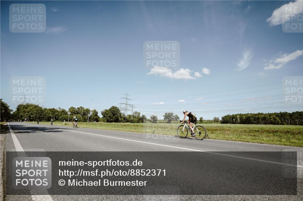 07.09.2025 - 19. Norderstedt Triathlon Michael Burmester http://msf.ph/oto/8852371 07.09.2025 14:34:36 Radfahren  meine-sportfotos.de