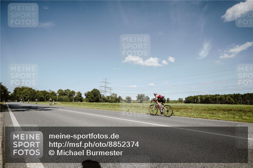 07.09.2025 - 19. Norderstedt Triathlon Michael Burmester http://msf.ph/oto/8852374 07.09.2025 14:34:39 Radfahren  meine-sportfotos.de