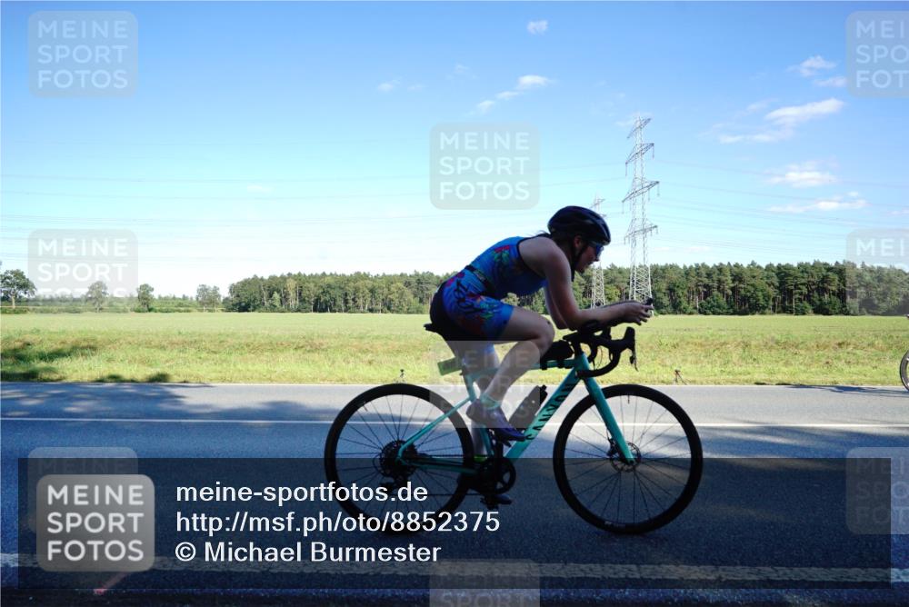07.09.2025 - 19. Norderstedt Triathlon Michael Burmester http://msf.ph/oto/8852375 07.09.2025 15:51:57 Radfahren 408, 918, 1074, 1075, 1079, 1087, 1100, 1570 meine-sportfotos.de