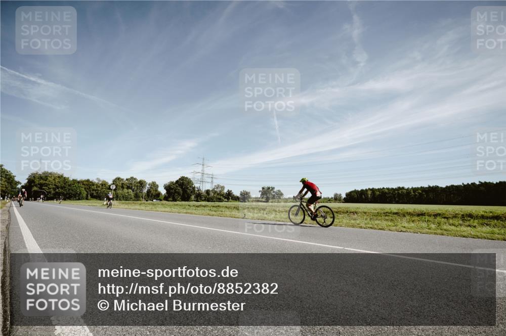 07.09.2025 - 19. Norderstedt Triathlon Michael Burmester http://msf.ph/oto/8852382 07.09.2025 11:34:13 Radfahren 1306 meine-sportfotos.de