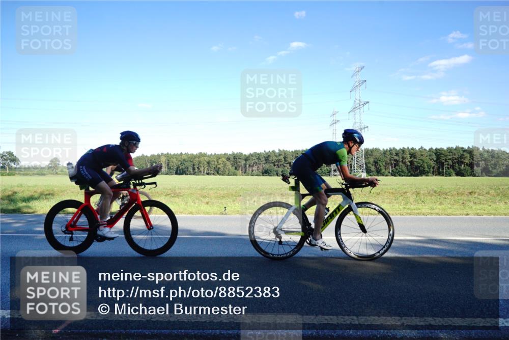 07.09.2025 - 19. Norderstedt Triathlon Michael Burmester http://msf.ph/oto/8852383 07.09.2025 15:51:59 Radfahren 408, 431, 918, 1075, 1079, 1087, 1100, 1455, 1545, 1570, 1610 meine-sportfotos.de