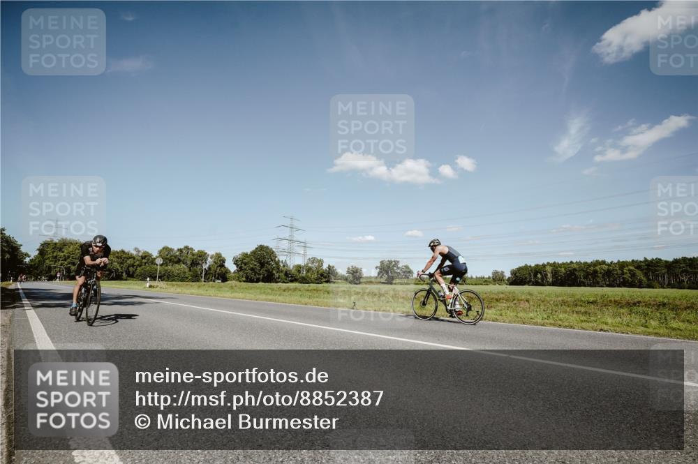 07.09.2025 - 19. Norderstedt Triathlon Michael Burmester http://msf.ph/oto/8852387 07.09.2025 14:34:55 Radfahren 417, 447, 965, 978 meine-sportfotos.de