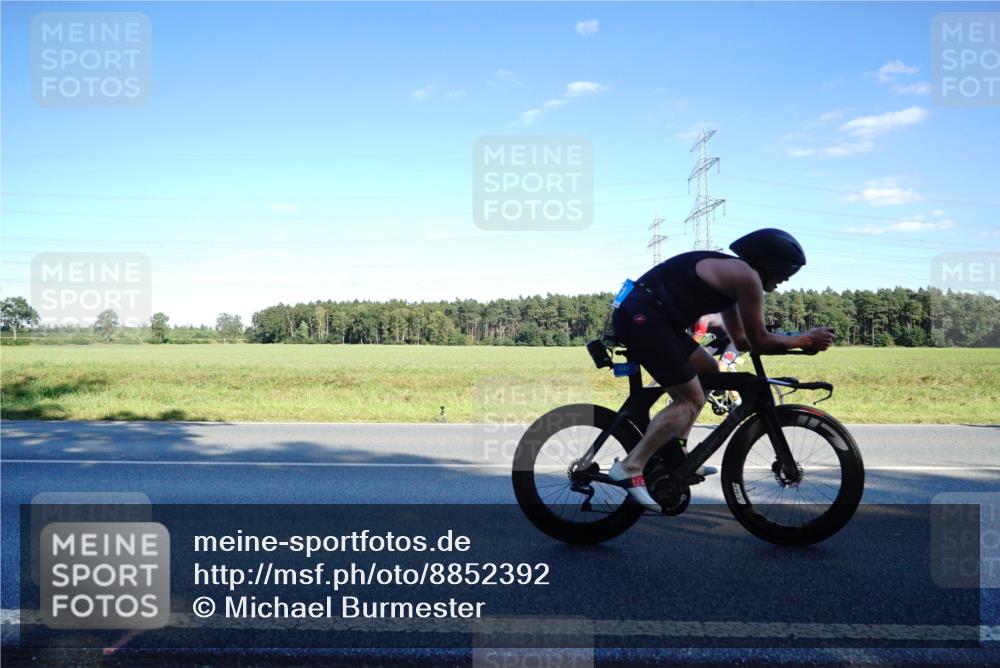 07.09.2025 - 19. Norderstedt Triathlon Michael Burmester http://msf.ph/oto/8852392 07.09.2025 15:52:02 Radfahren 431, 494, 918, 1079, 1087, 1100, 1103, 1455, 1545, 1570, 1610 meine-sportfotos.de