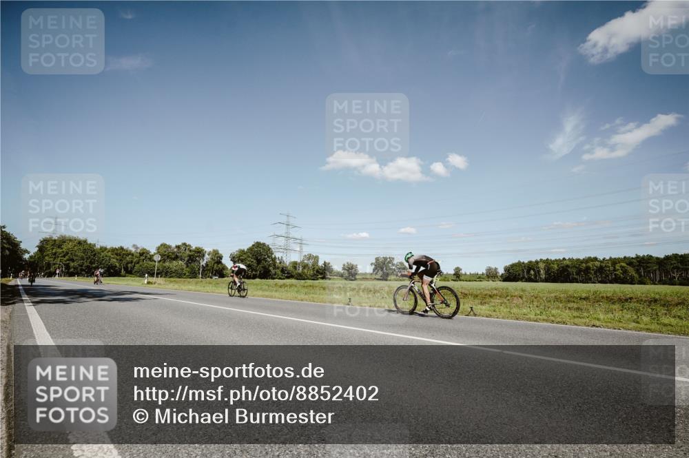 07.09.2025 - 19. Norderstedt Triathlon Michael Burmester http://msf.ph/oto/8852402 07.09.2025 14:35:00 Radfahren 1497 meine-sportfotos.de