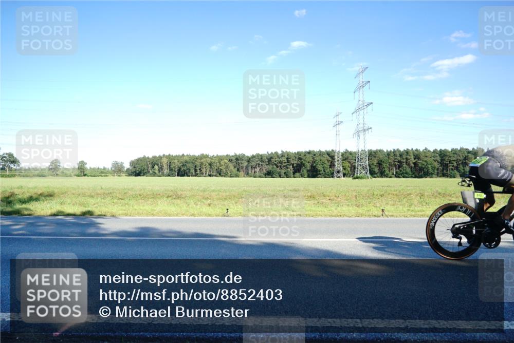 07.09.2025 - 19. Norderstedt Triathlon Michael Burmester http://msf.ph/oto/8852403 07.09.2025 15:52:05 Radfahren 431, 454, 494, 512, 887, 1052, 1103, 1545, 1591 meine-sportfotos.de
