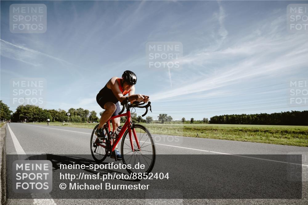 07.09.2025 - 19. Norderstedt Triathlon Michael Burmester http://msf.ph/oto/8852404 07.09.2025 11:34:27 Radfahren 833, 1357 meine-sportfotos.de