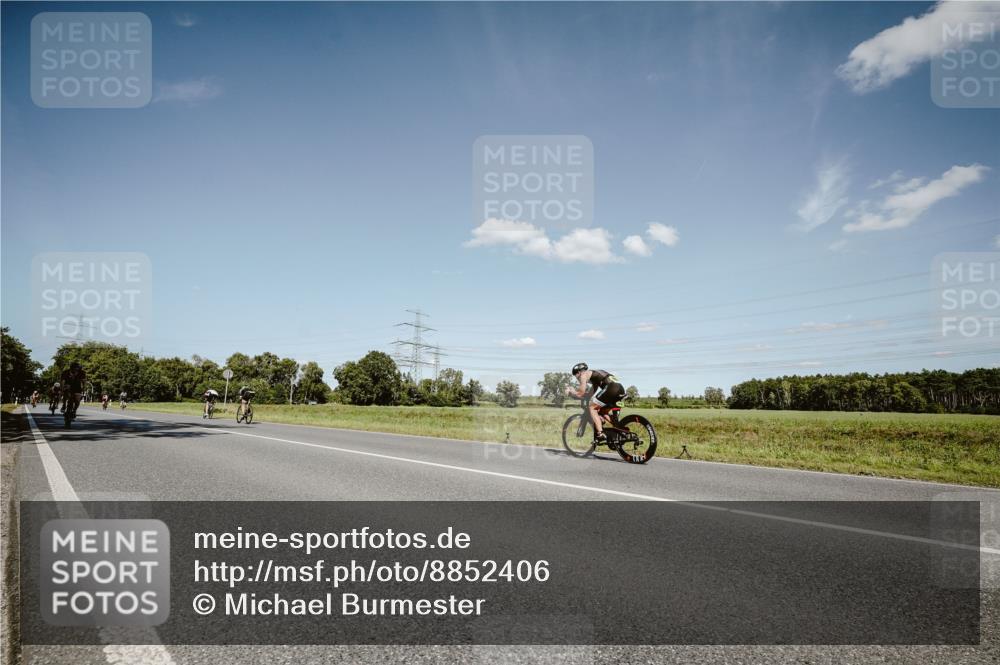 07.09.2025 - 19. Norderstedt Triathlon Michael Burmester http://msf.ph/oto/8852406 07.09.2025 14:35:02 Radfahren 377, 1497 meine-sportfotos.de