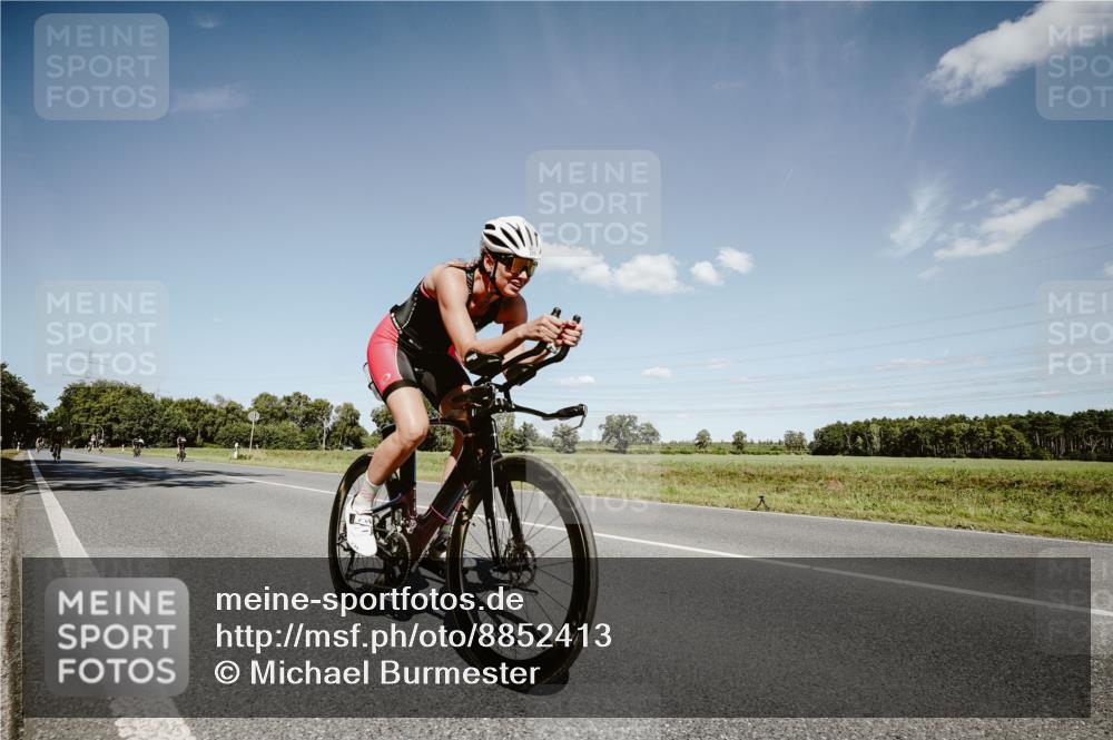 07.09.2025 - 19. Norderstedt Triathlon Michael Burmester http://msf.ph/oto/8852413 07.09.2025 14:35:05 Radfahren 377, 458, 1497 meine-sportfotos.de