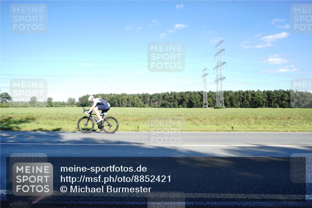 07.09.2025 - 19. Norderstedt Triathlon Michael Burmester http://msf.ph/oto/8852421 07.09.2025 15:52:14 Radfahren 487, 499, 509, 942, 1448, 1464 meine-sportfotos.de