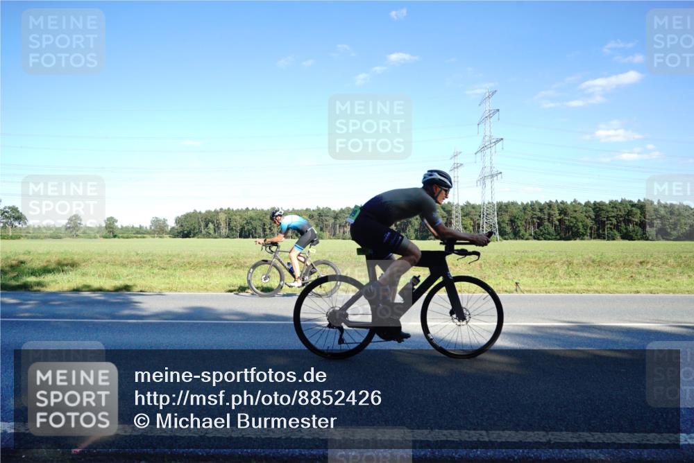 07.09.2025 - 19. Norderstedt Triathlon Michael Burmester http://msf.ph/oto/8852426 07.09.2025 15:52:15 Radfahren 487, 499, 509, 942, 1092, 1097, 1448, 1464 meine-sportfotos.de