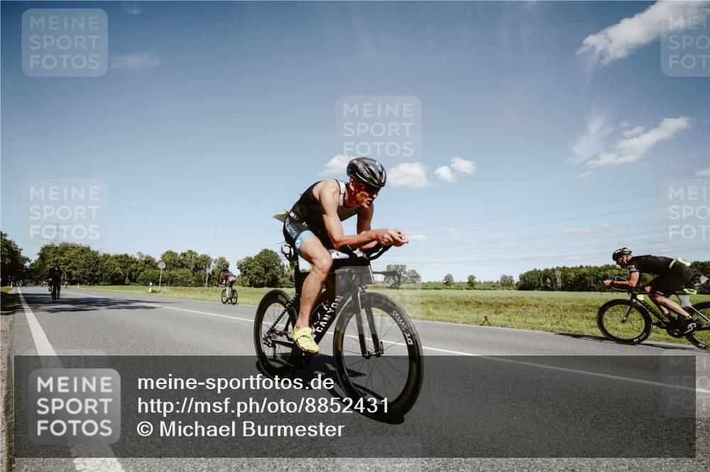 07.09.2025 - 19. Norderstedt Triathlon Michael Burmester http://msf.ph/oto/8852431 07.09.2025 14:35:17 Radfahren 394, 988 meine-sportfotos.de