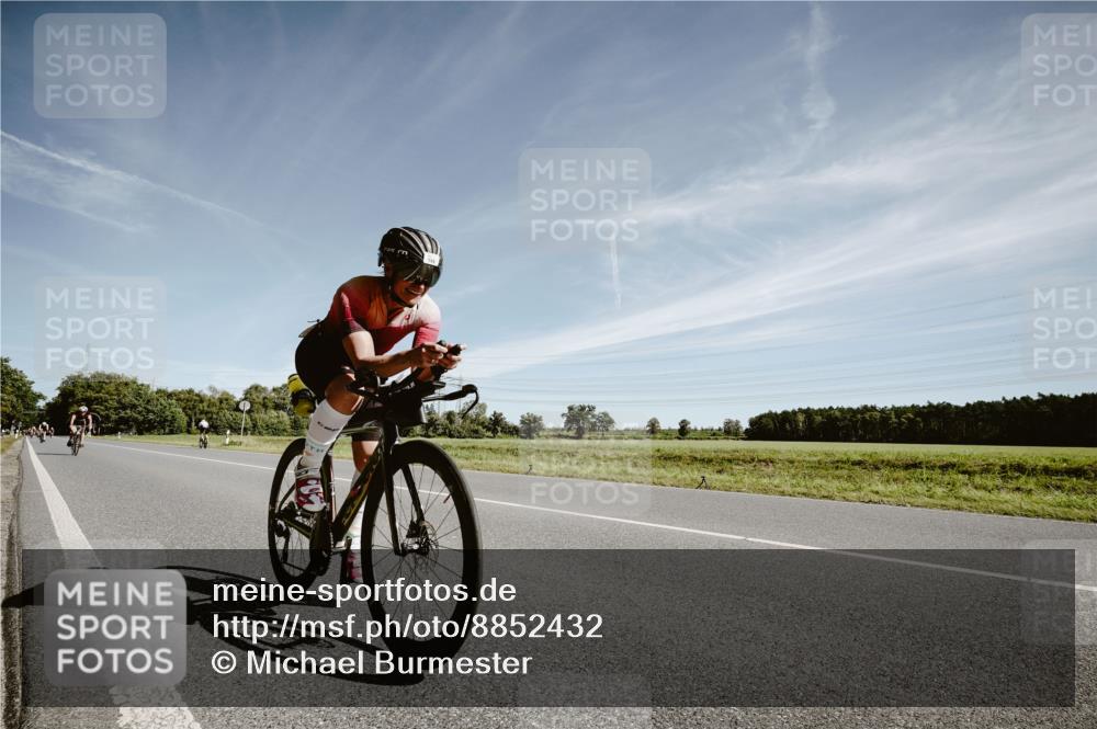 07.09.2025 - 19. Norderstedt Triathlon Michael Burmester http://msf.ph/oto/8852432 07.09.2025 11:34:51 Radfahren 199, 1207 meine-sportfotos.de