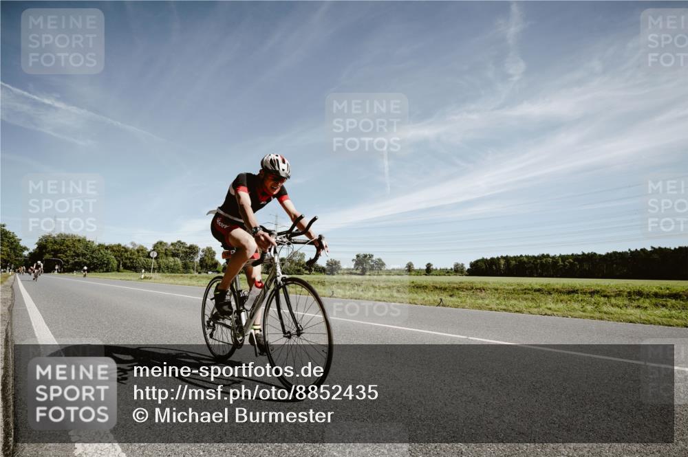 07.09.2025 - 19. Norderstedt Triathlon Michael Burmester http://msf.ph/oto/8852435 07.09.2025 11:34:54 Radfahren 199, 1207, 1288 meine-sportfotos.de