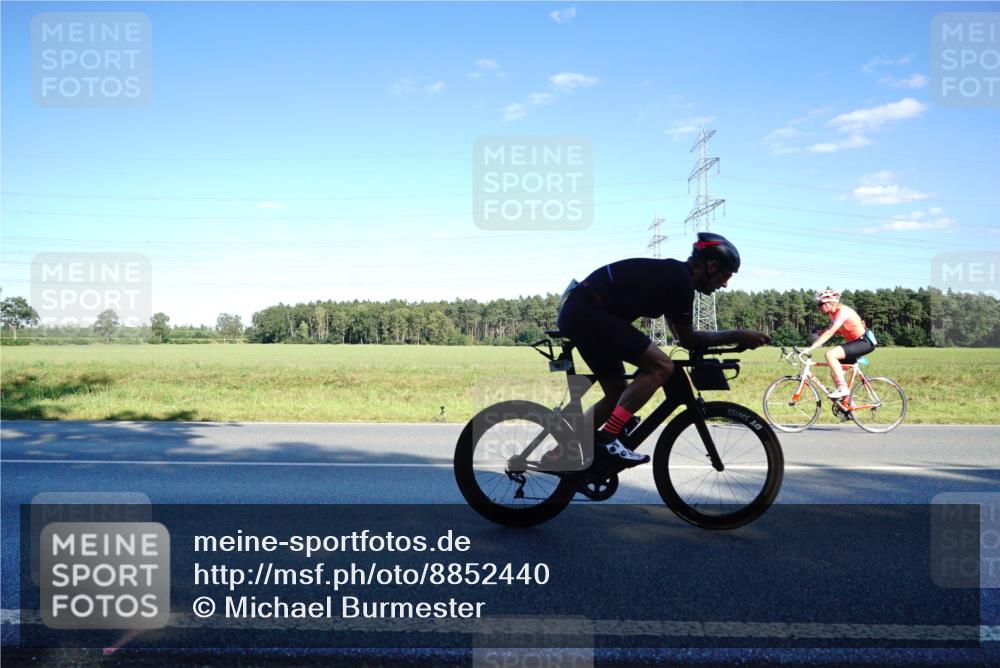 07.09.2025 - 19. Norderstedt Triathlon Michael Burmester http://msf.ph/oto/8852440 07.09.2025 15:52:26 Radfahren 924, 951, 1479 meine-sportfotos.de
