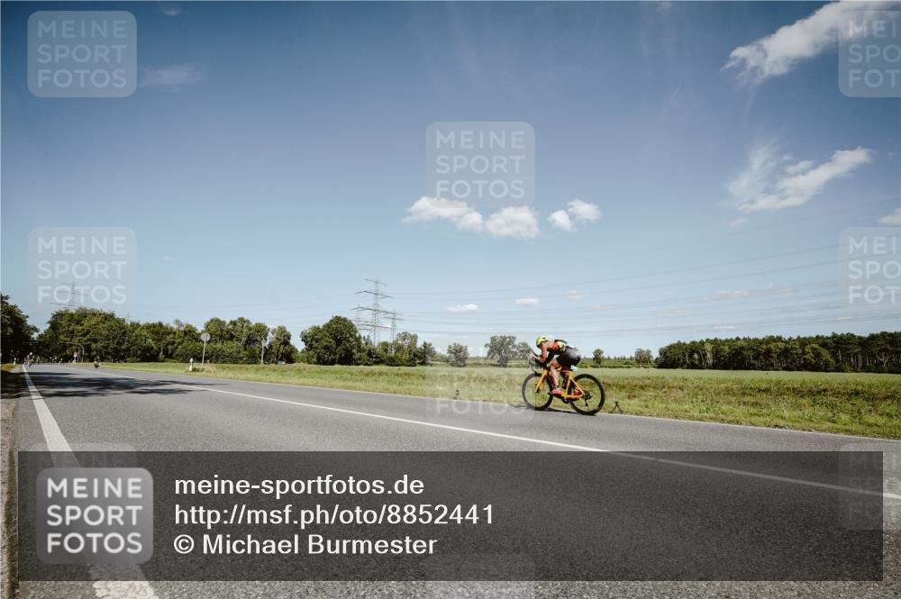 07.09.2025 - 19. Norderstedt Triathlon Michael Burmester http://msf.ph/oto/8852441 07.09.2025 14:35:23 Radfahren  meine-sportfotos.de