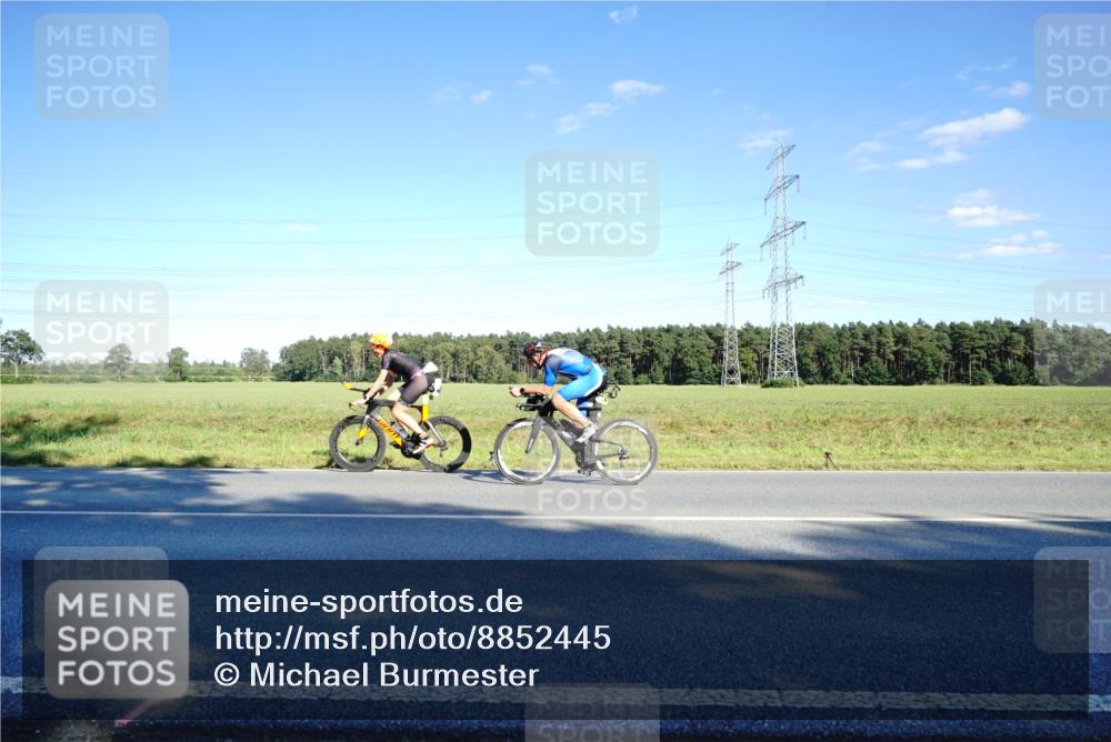 07.09.2025 - 19. Norderstedt Triathlon Michael Burmester http://msf.ph/oto/8852445 07.09.2025 15:52:28 Radfahren 924, 951, 1479 meine-sportfotos.de