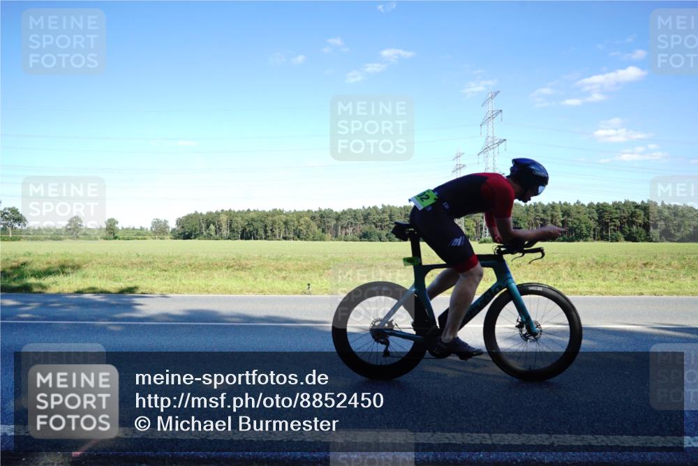 07.09.2025 - 19. Norderstedt Triathlon Michael Burmester http://msf.ph/oto/8852450 07.09.2025 15:52:35 Radfahren 502, 923, 1049, 1444, 1587 meine-sportfotos.de