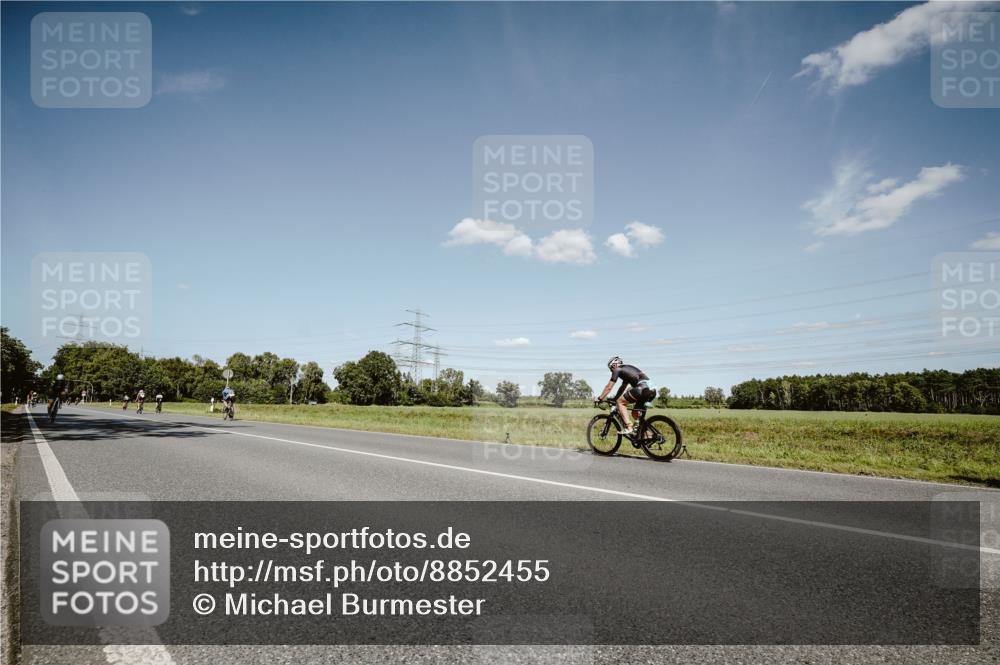 07.09.2025 - 19. Norderstedt Triathlon Michael Burmester http://msf.ph/oto/8852455 07.09.2025 14:35:28 Radfahren 1485 meine-sportfotos.de