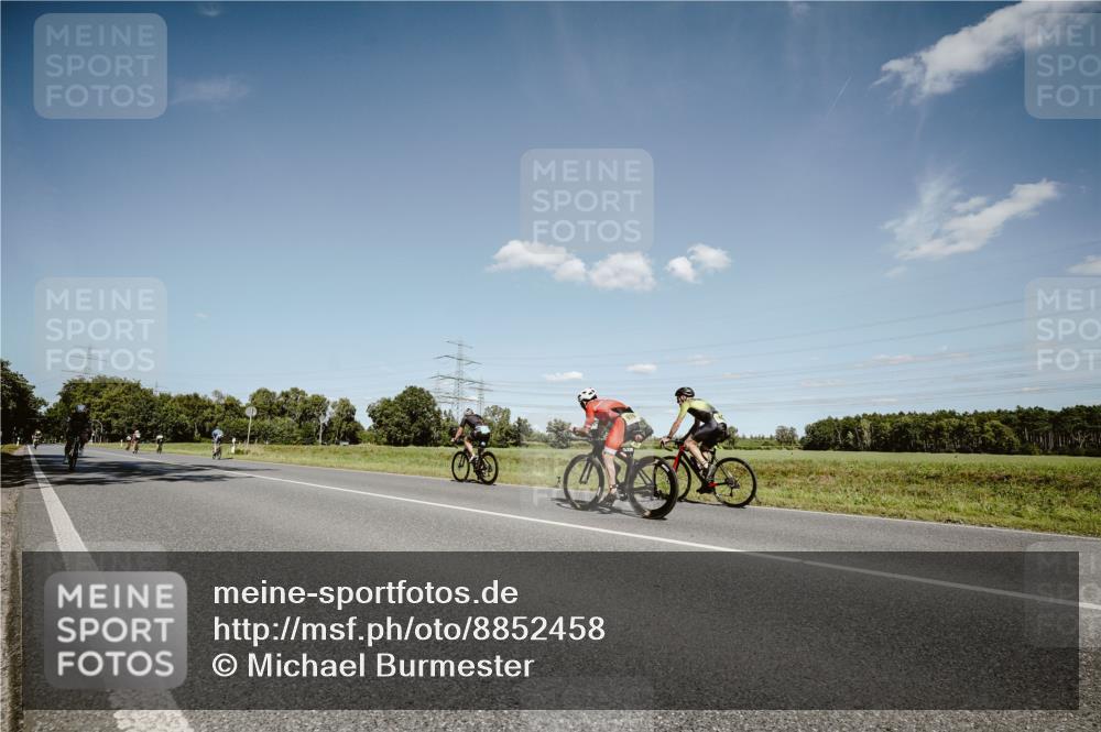 07.09.2025 - 19. Norderstedt Triathlon Michael Burmester http://msf.ph/oto/8852458 07.09.2025 14:35:28 Radfahren 1485 meine-sportfotos.de